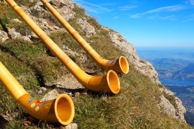 Swiss mountain horn